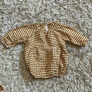 Super cute Rylee+Cru bubble romper. Very good condition.